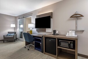 Caja de seguridad en la habitación y escritorio 