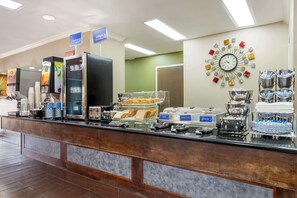 Free daily continental breakfast 