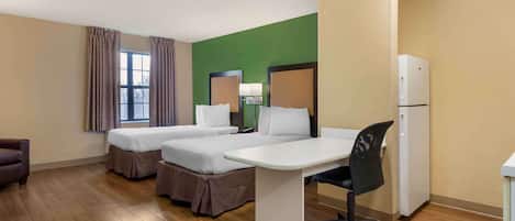 Studio, 2 eenpersoonsbedden, niet-roken | Een bureau, een strijkplank/strijkijzer, gratis wifi, beddengoed