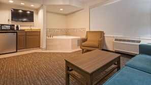 Suite, 1 King Bed, Non Smoking, Jetted Tub (with Sofabed) | 1 bedroom, in-room safe, desk, soundproofing