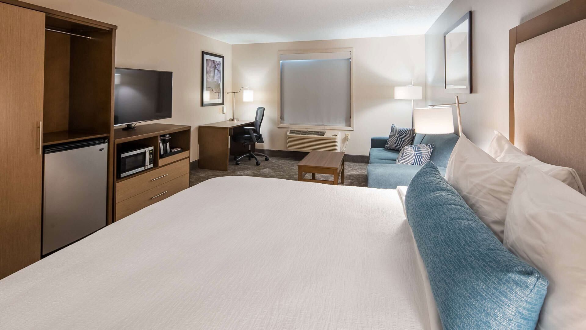 In-room safe, desk, soundproofing, iron/ironing board