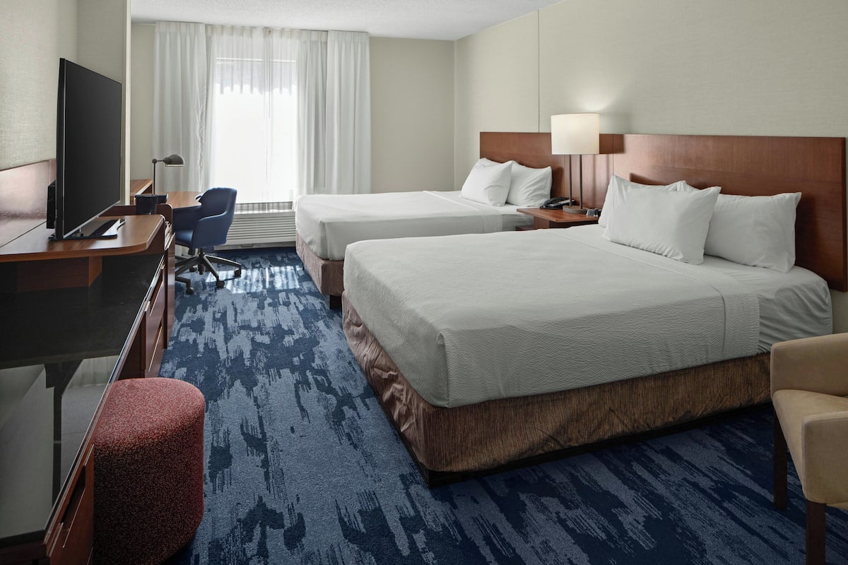 Room, 2 Queen Beds | Hypo-allergenic bedding, in-room safe, desk, iron/ironing board