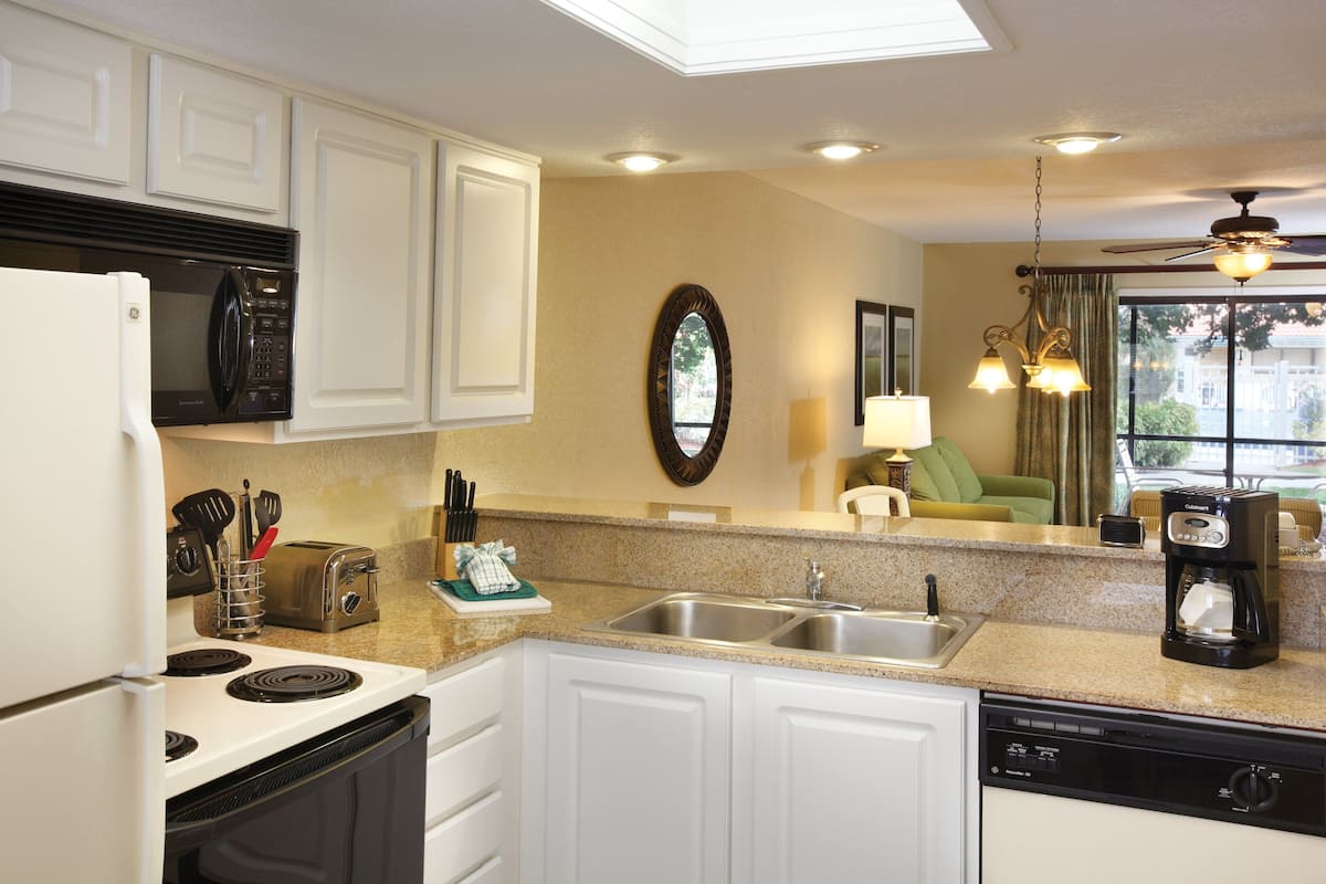 coffee/tea maker, toaster, ice maker, paper towels