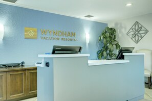 Lobby lounge - Club Wyndham Orlando International (Orlando)