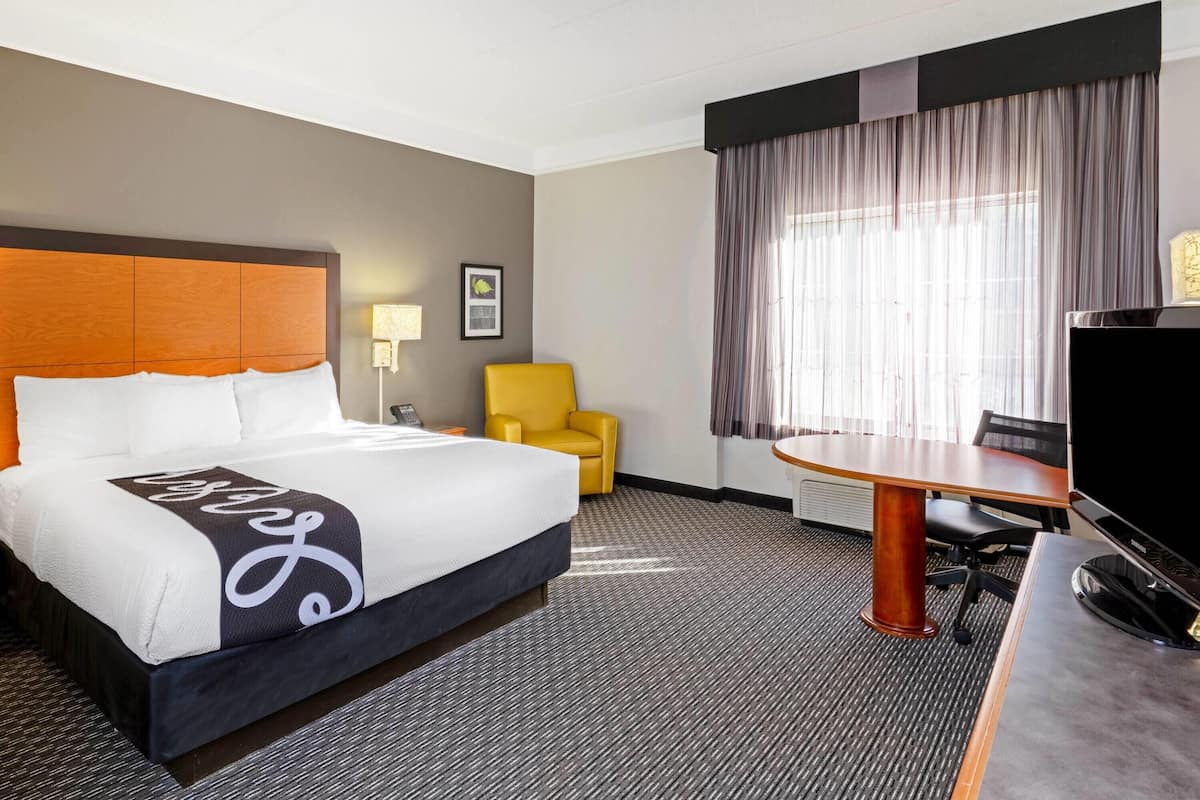 Chambre, 1 très grand lit