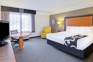 Kamer, 1 kingsize bed, toegankelijk voor mindervaliden, niet-roken | Pillowtop-bedden, een bureau, verduisterende gordijnen