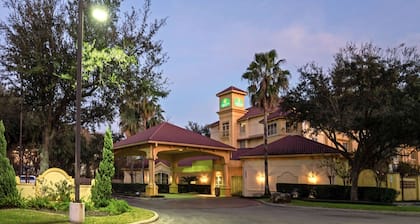 La Quinta Inn & Suites by Wyndham Houston West Park 10