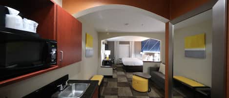 Suite, 1 King Bed with Sofa bed, Non Smoking | Premium bedding, desk, laptop workspace, blackout drapes