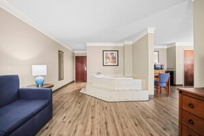 Suite Deluxe, 1 très grand lit, non-fumeurs | Coffres-forts dans les chambres, lits bébé (gratuits)