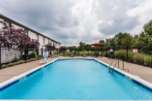 Piscina stagionale all'aperto