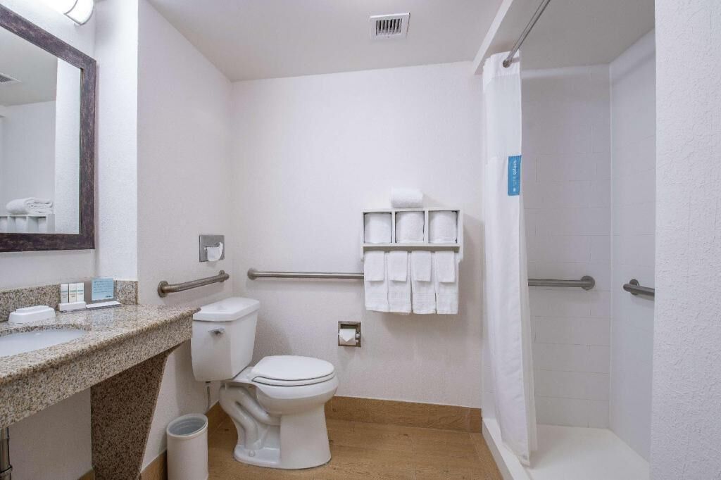 مستلزمات مجانية للعناية الشخصية، مجففات شعر، مناشف، صابون