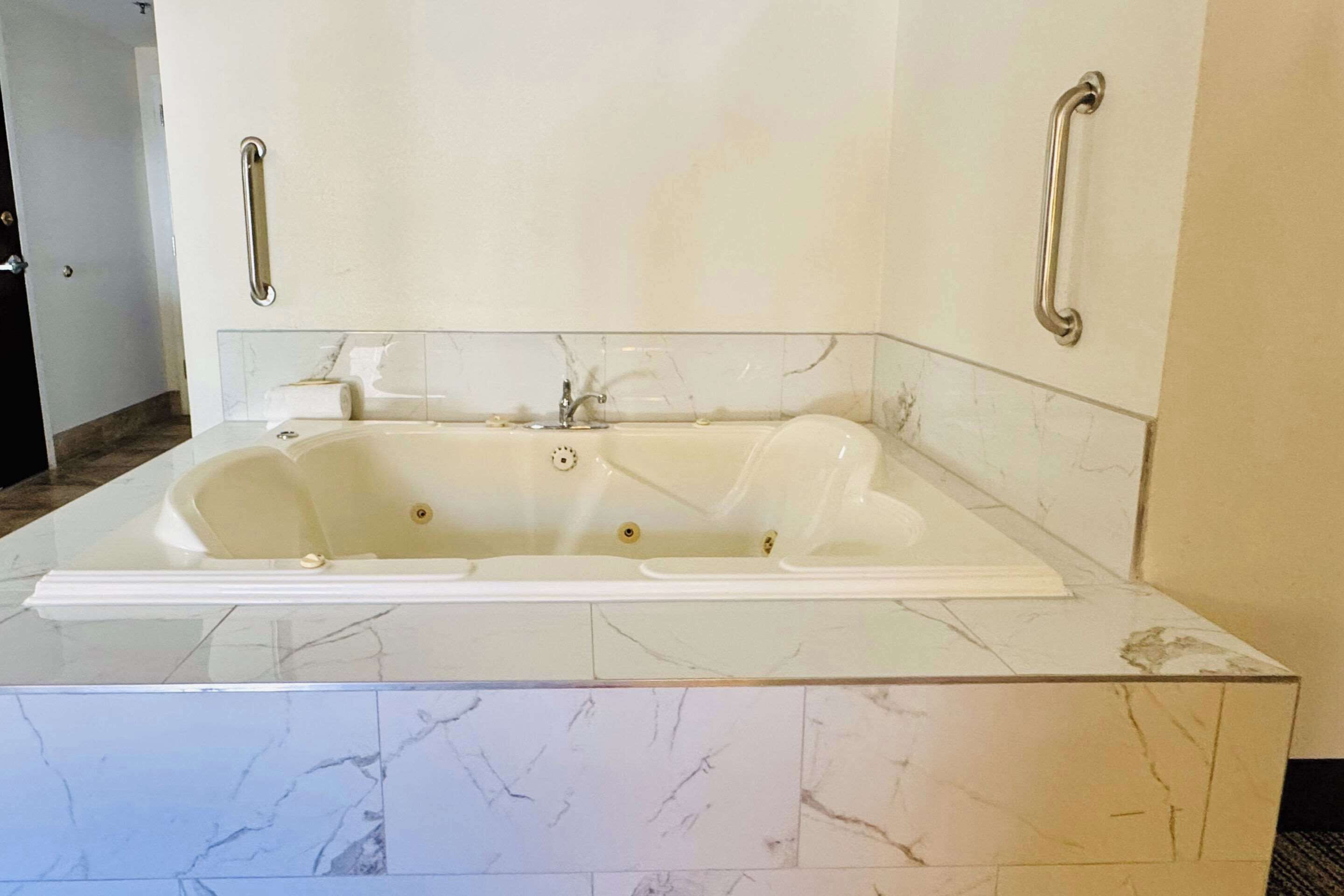 1 bedroom, desk, laptop workspace, blackout curtains