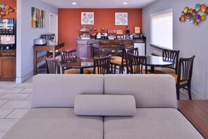 Breakfast meal - Americas Best Value Inn Batesville (Batesville)