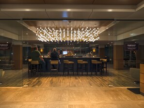 Lounge - DoubleTree by Hilton Hotel Niagara Falls New York (Niagara Falls)