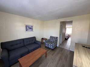 Studio Suite, 2 Queen Beds, Non Smoking | Living area