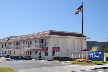 Days Inn by Wyndham San Marcos
