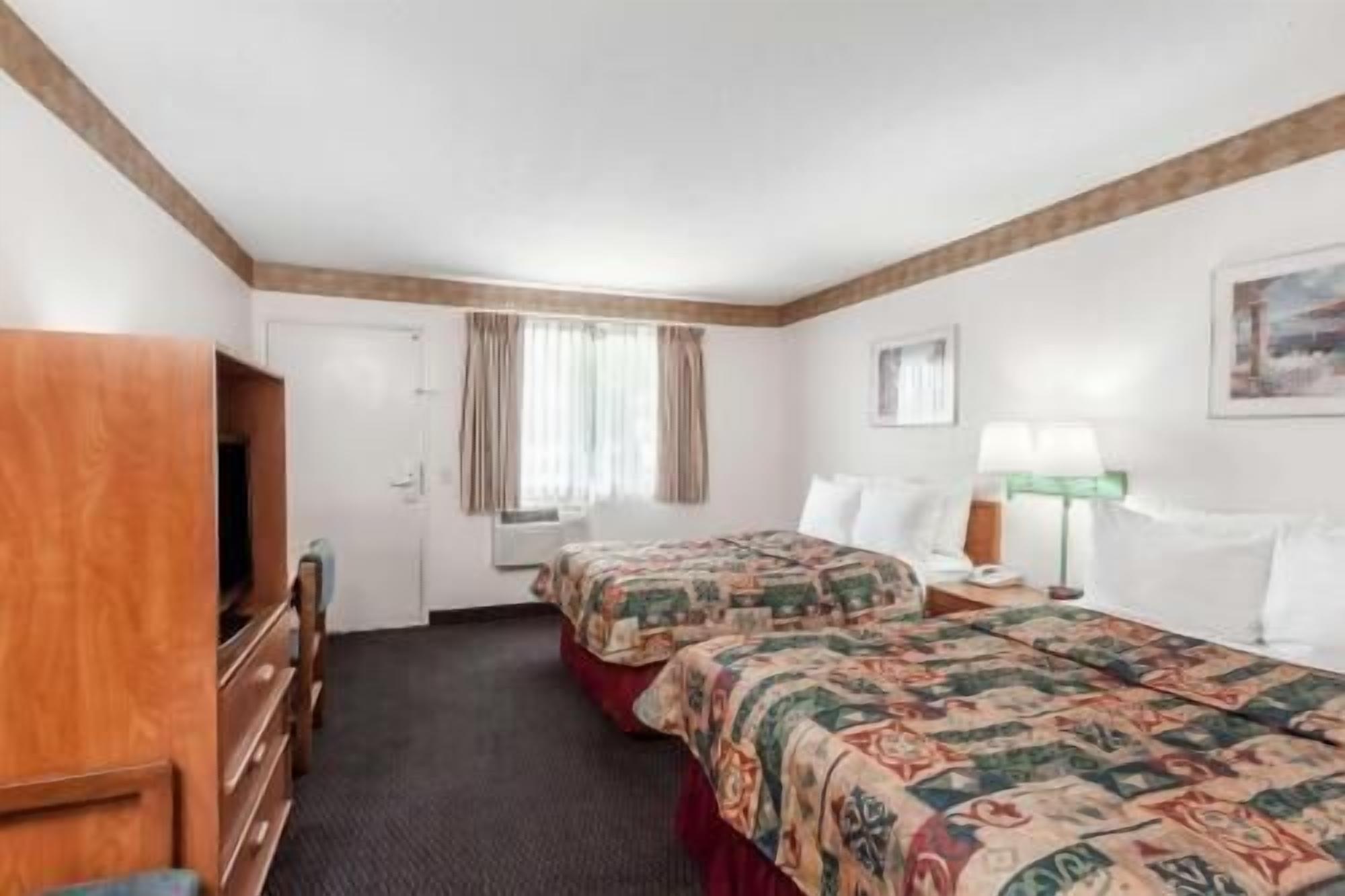 In-room safe, desk, laptop workspace, iron/ironing board