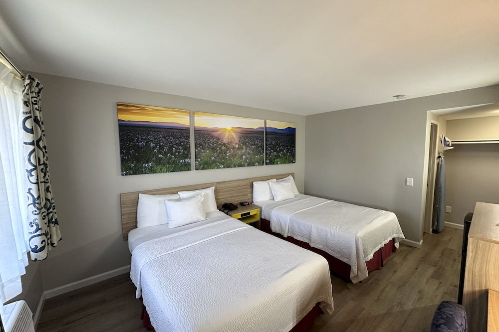 Days Inn by Wyndham San Marcos