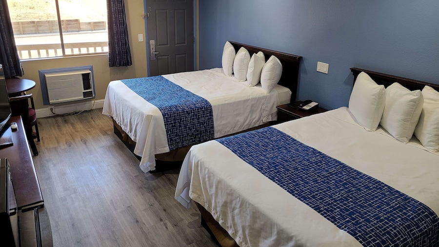 Travelodge by Wyndham Clearlake