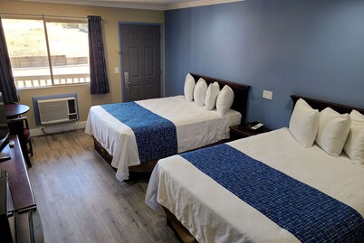 Travelodge by Wyndham Clearlake