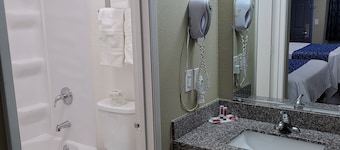 Travelodge by Wyndham Clearlake