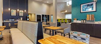 데이즈 인 바이 윈덤 볼링 그린