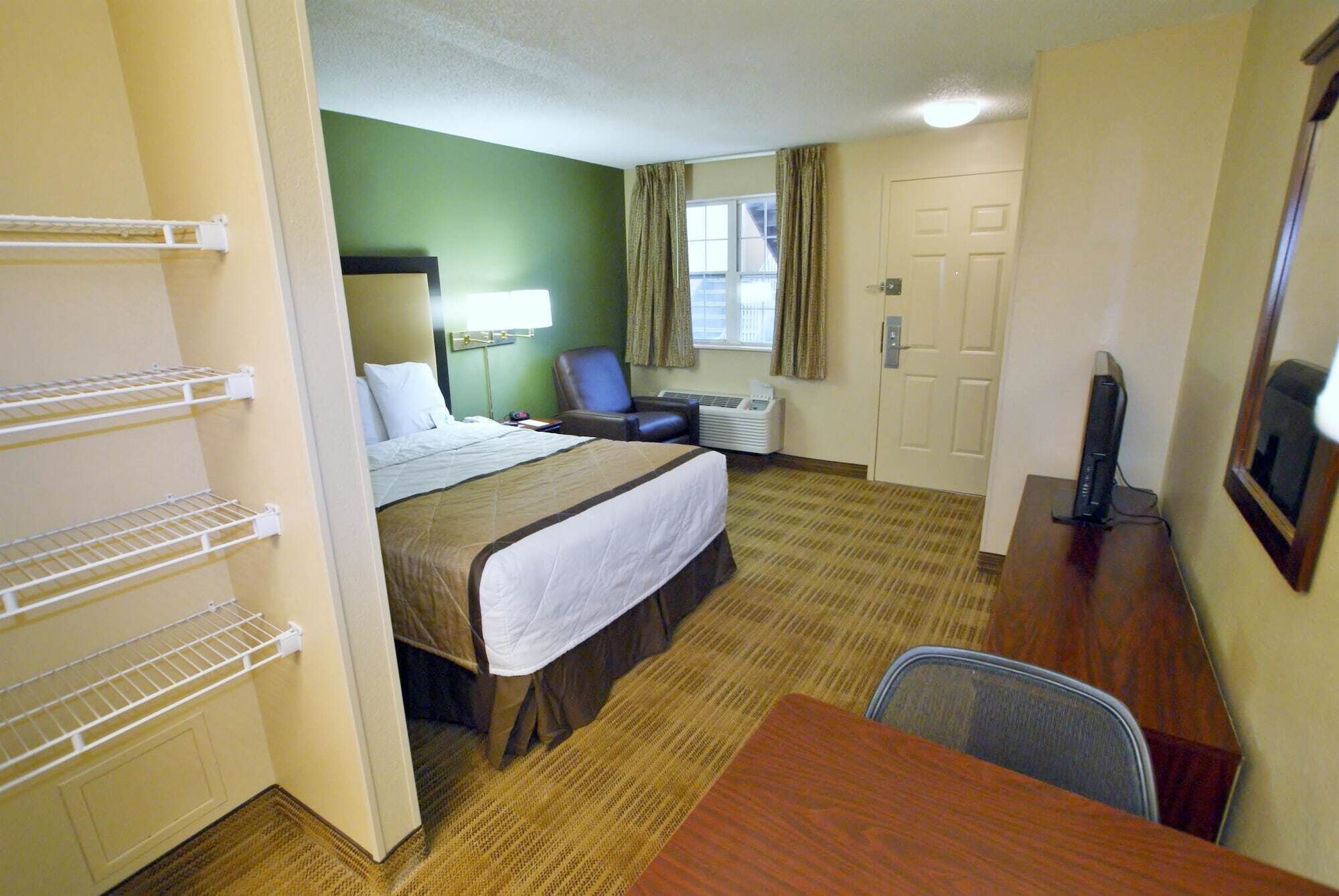 Photo - Studio 6 Suites Sacramento Northgate CA