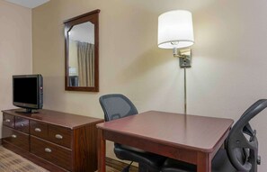 Studio, 1 King Bed, Non Smoking | Desk, blackout drapes, iron/ironing board, rollaway beds - Extended Stay America Suites Sacramento Northgate (Sacramento)