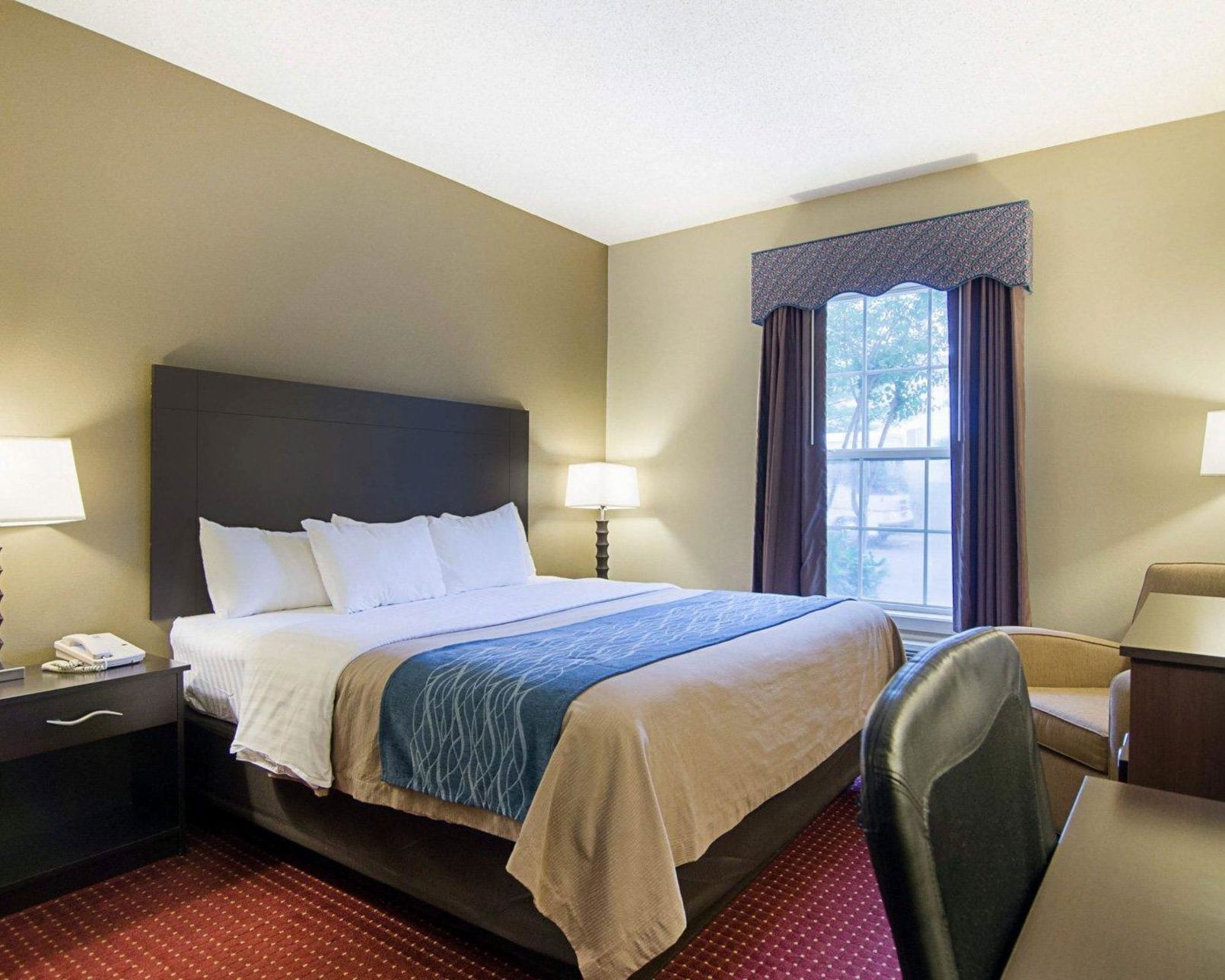 Desk, iron/ironing board, free WiFi, bed sheets