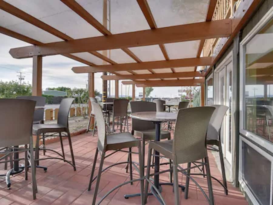 Breakfast, lunch and dinner served