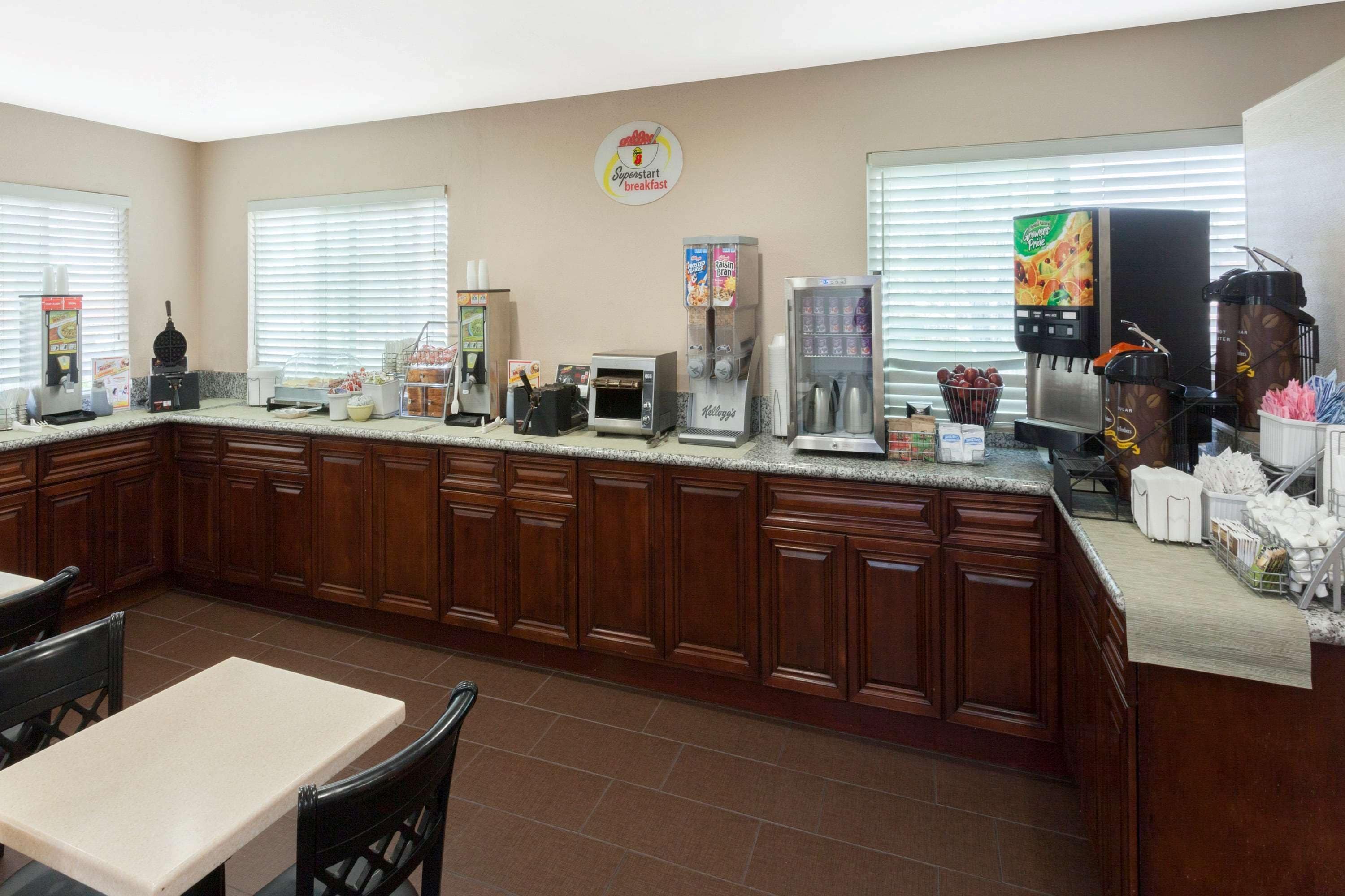 Foto - Super 8 by Wyndham San Diego Hotel Circle