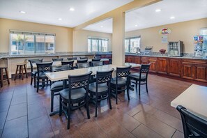 Free daily continental breakfast