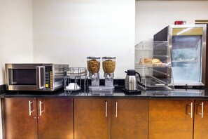 Free buffet breakfast 