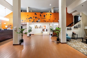 Lobby-Lounge