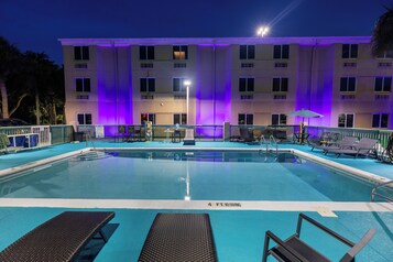 Seasonal outdoor pool