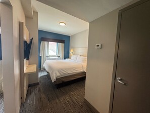 Suite, 1 King Bed | 1 bedroom, premium bedding, down comforters, laptop workspace