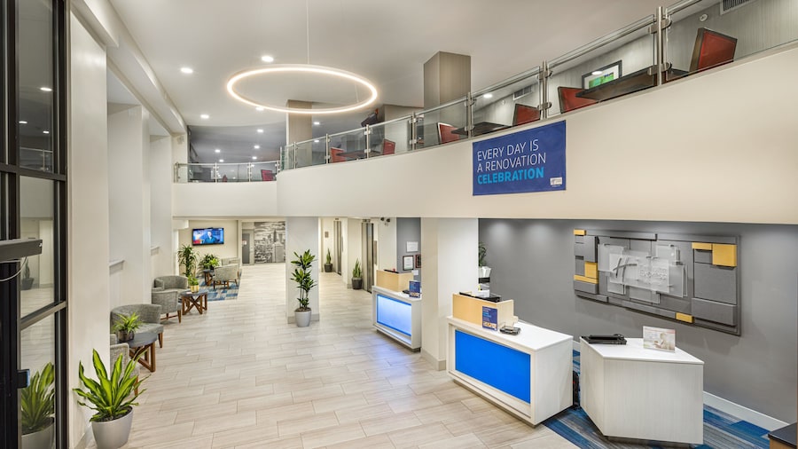 Holiday Inn Express and Suites Atlanta Downtown by IHG