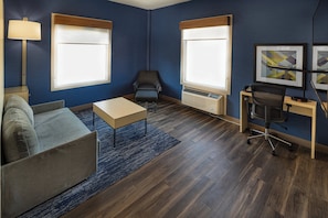 Suite, 1 grand lit (Living Area) | 1 chambre, literie de qualité, couette en duvet