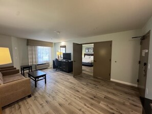 In-room safe, desk, iron/ironing board, free WiFi