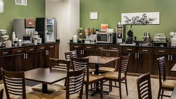 Free daily continental breakfast