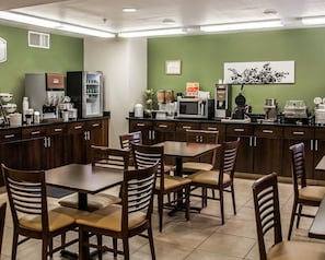 Café da manhã com buffet grátis