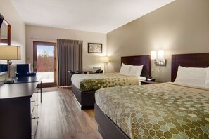 Desk, free WiFi, bed sheets, alarm clocks - Econo Lodge Cadillac (Cadillac)