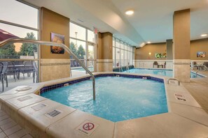 Piscina interna, piscina externa