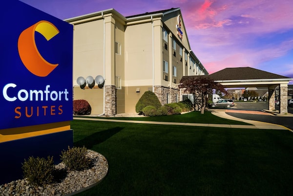 Comfort Suites Saginaw North - Saginaw, MI