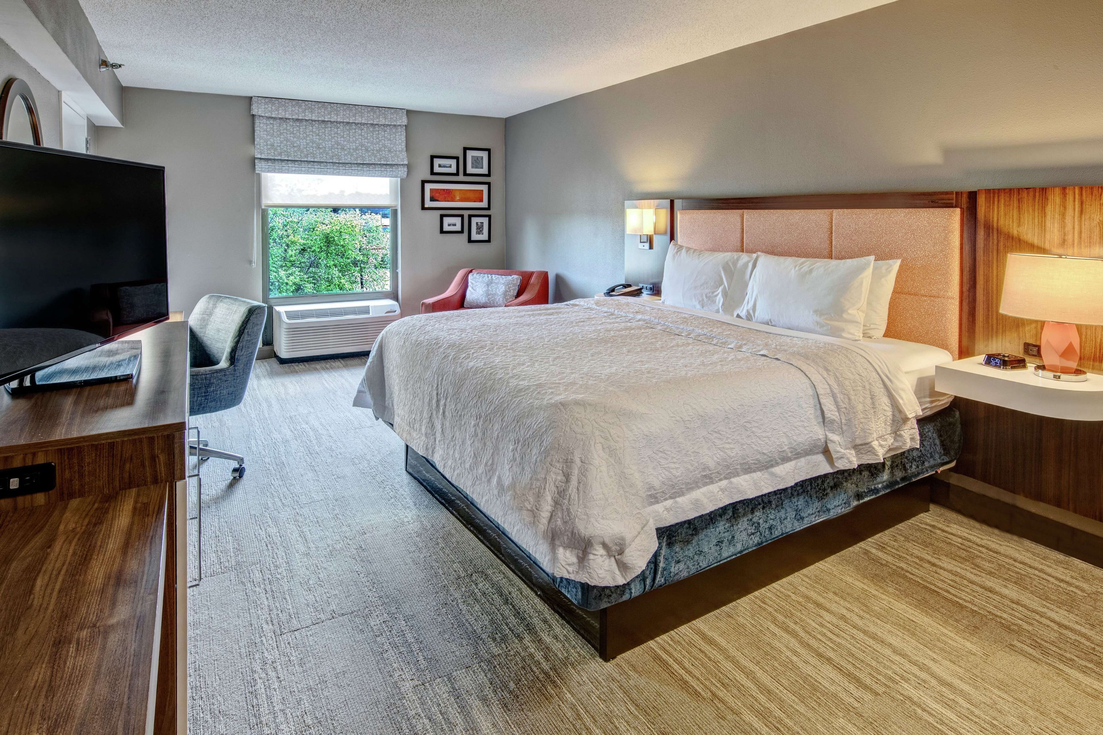 1 king bed, non smoking (with oversized shower) | laptop workspace, iron/ironing board, free cots/infant beds, free wifi