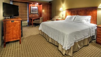 Room, 1 King Bed, Non Smoking | Laptop workspace, blackout drapes, iron/ironing board, free WiFi
