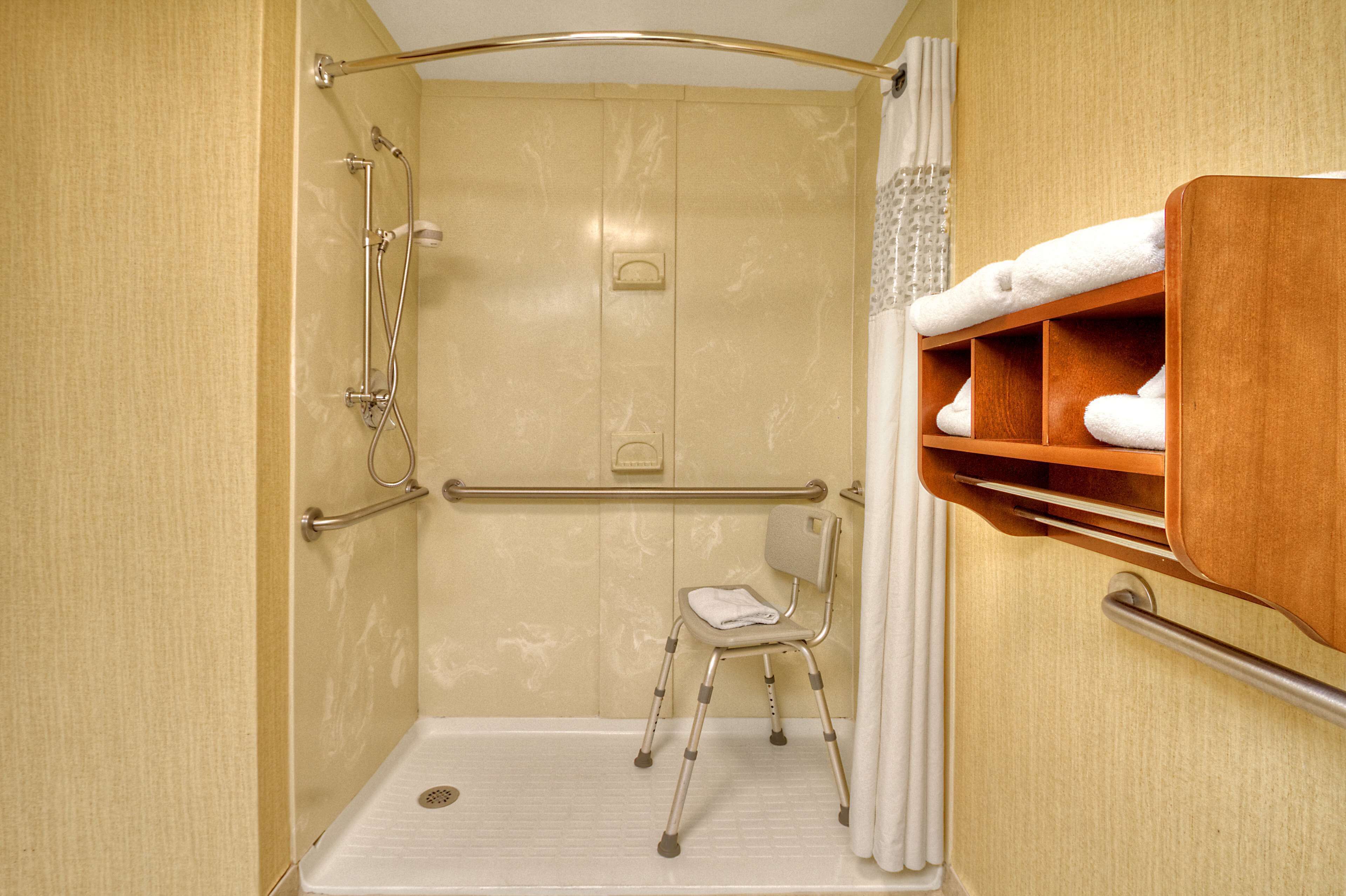 hydromassage showerhead, free toiletries, hair dryer, towels