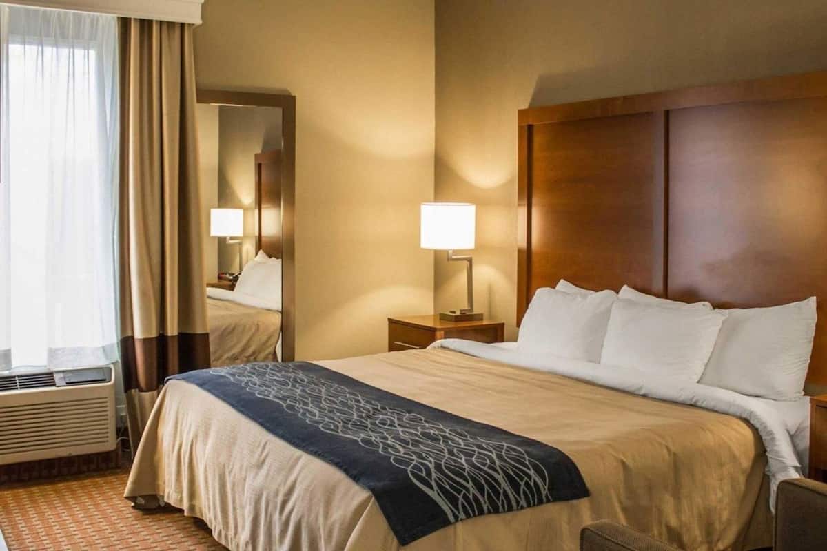 Blackout drapes, iron/ironing board, free cribs/infant beds, free WiFi