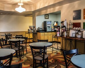 Coffee service - Quality Inn Akron South (Akron)