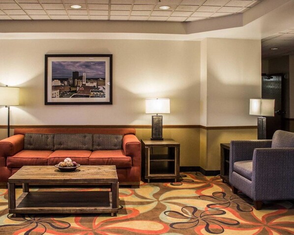 Lobby - Quality Inn Akron South (Akron)